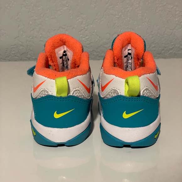 Nike Speed Turf TD 'Bright Turquoise’ Size 4C - Picture 3 of 7